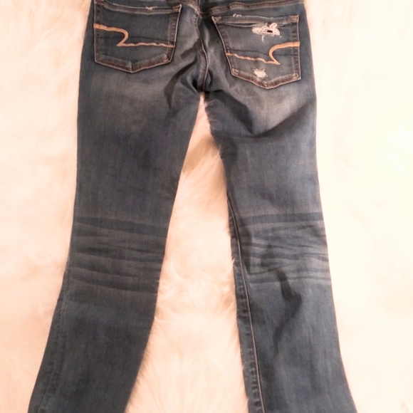 American Eagle Distressed Cropped Jeans Size 2 - Picture 2 of 7